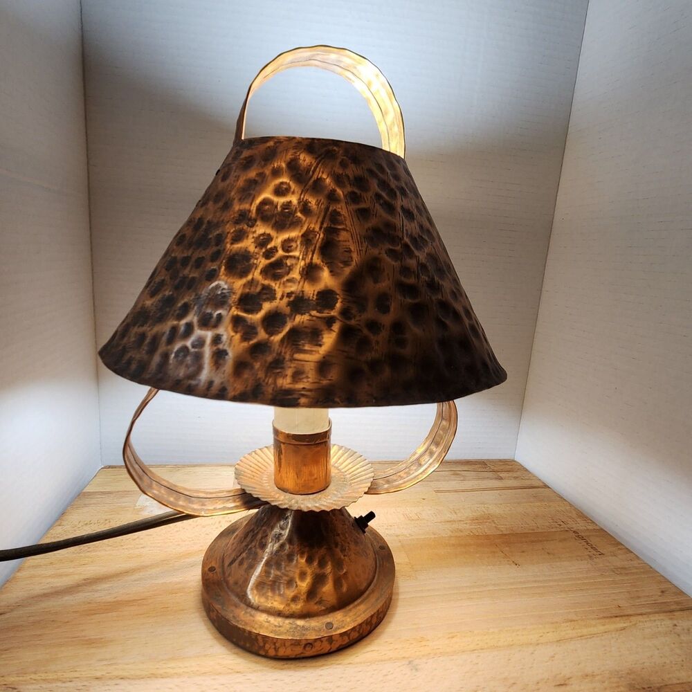 Mid-Century Hammered Copper Table Lamp Arts & Crafts / Mission / MCM style